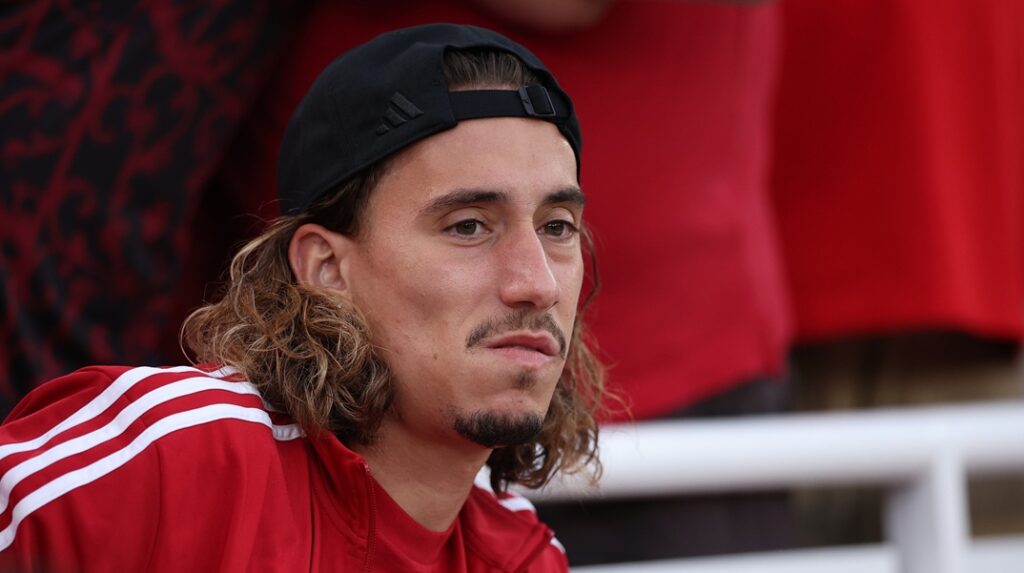 Κώστας Τσιμίκας: «Ρωμαίος» ο Έλληνας μπακ, συμφώνησαν σε όλα Ρόμα και Λίβερπουλ