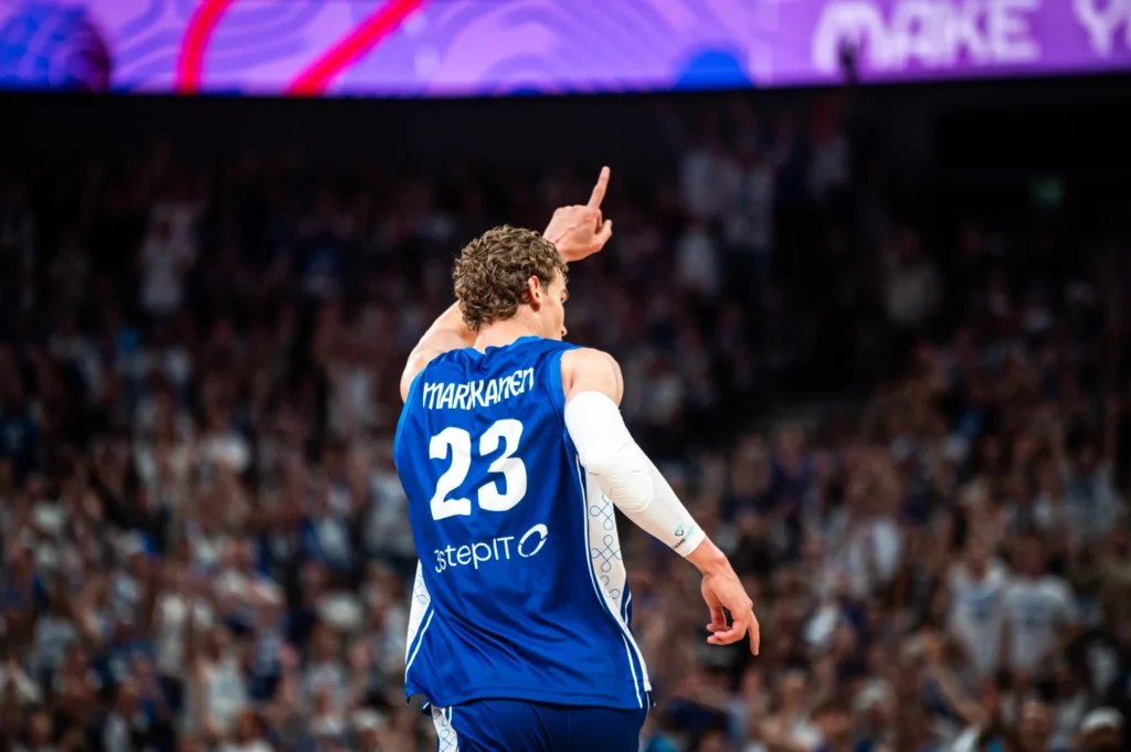 Σουηδία-Φινλανδία 90-93: Πήραν την ματσάρα οι οικοδεσπότες