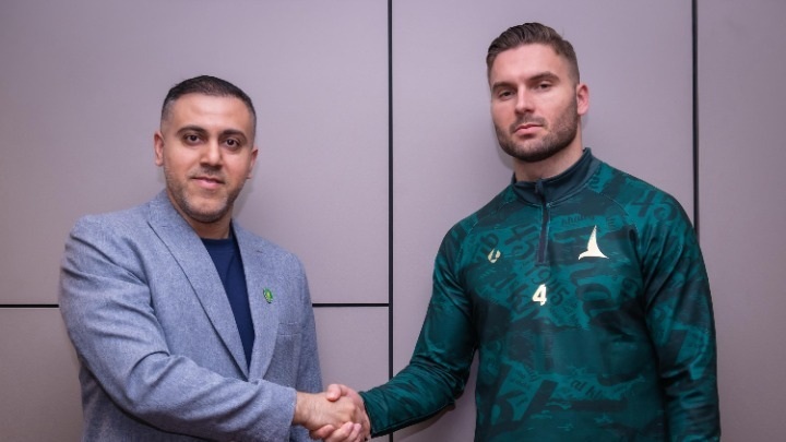 Ο Σένκεφελντ στην Αλ Καλίτζ του Γιώργου Δώνη