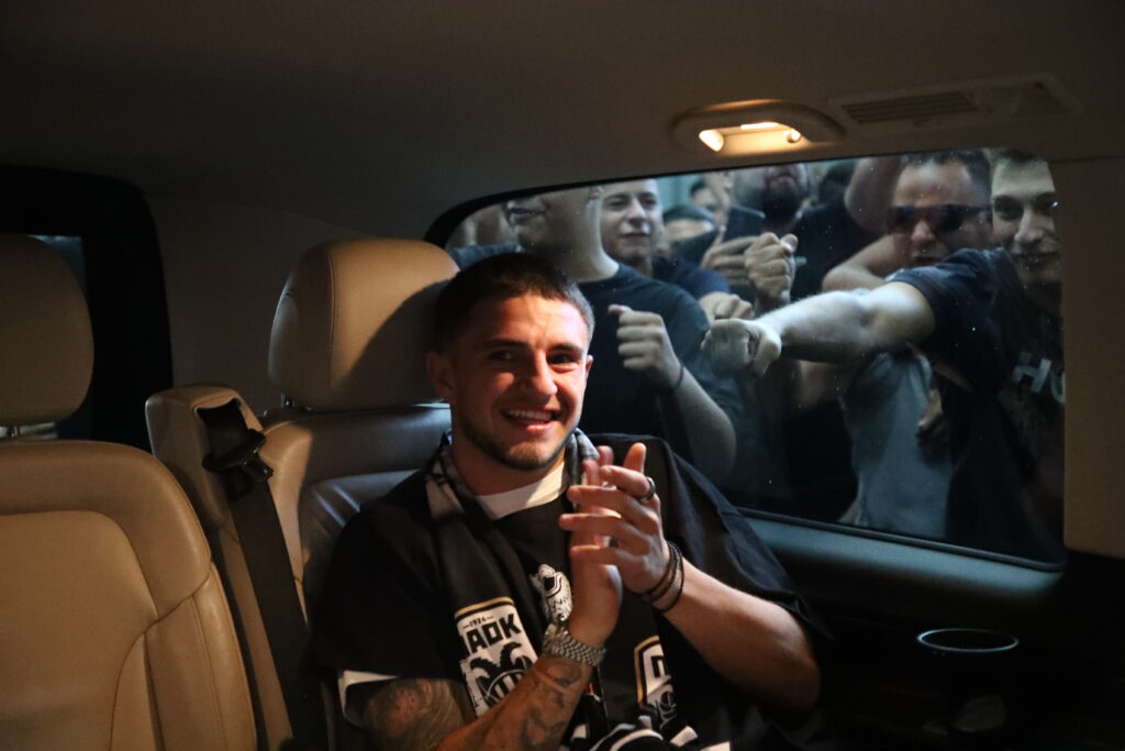 Ζαφείρης: «Μίλησα με τον Ντέλια, μου είπε άντε τελείωνε, έλα» – Ρεσιτάλ ατάκας από το νέο απόκτημα του ΠΑΟΚ