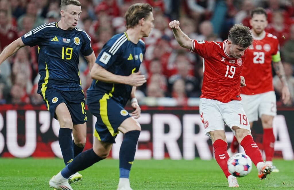 Προκριματικά Μουντιάλ: Άσφαιρη ισοπαλία για Δανία και Σκωτία – Η βαθμολογία στον όμιλο της Εθνικής