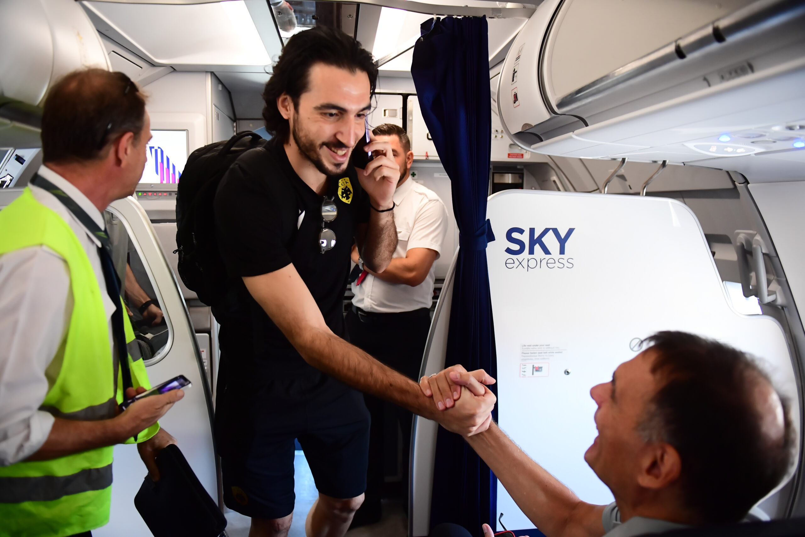 SUPER CUP 2025: ΑΝΑΧΩΡΗΣΗ ΤΩΝ ΟΜΑΔΩΝ ΓΙΑ ΡΟΔΟ © Eurokinissi