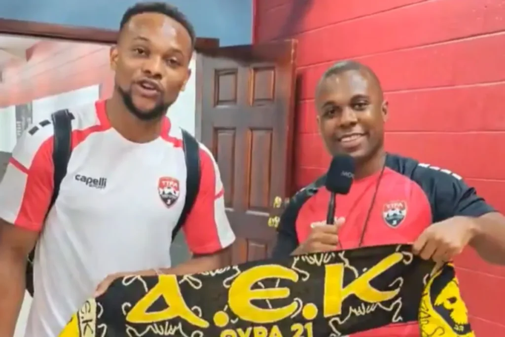 Δεν ξεχνά ο Λιβάι Γκαρσία: Φωτογραφήθηκε με κασκόλ της ΑΕΚ