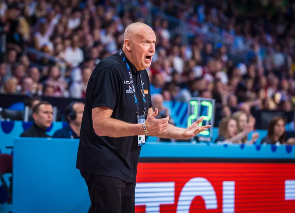 Αρνήθηκε να μιλήσει στα ελληνικά ΜΜΕ ο Ρίμας Κουρτινάιτις