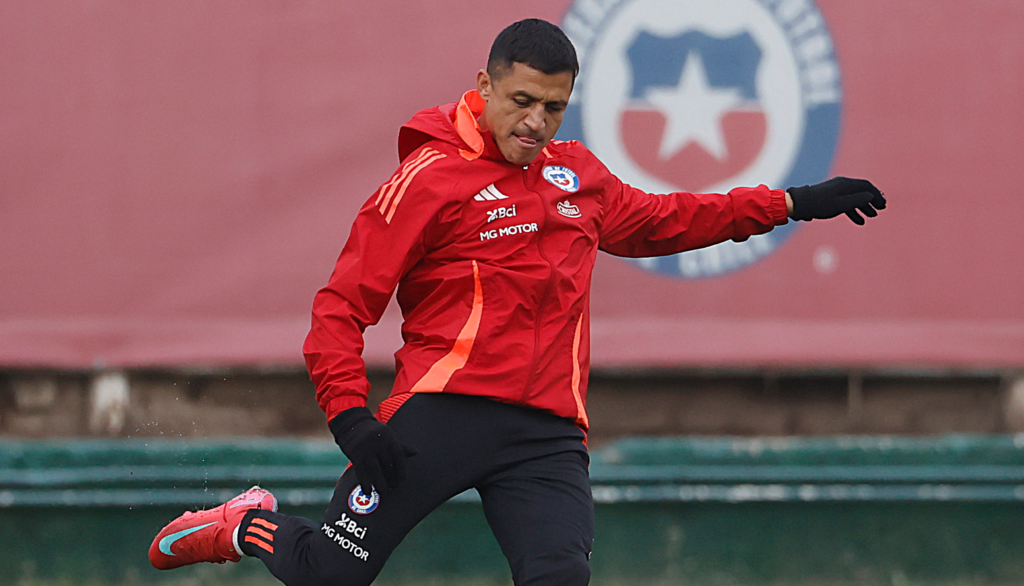 Αλέξις Σάντσες: Υπέγραψε στην Σεβίλλη του Αλμέιδα