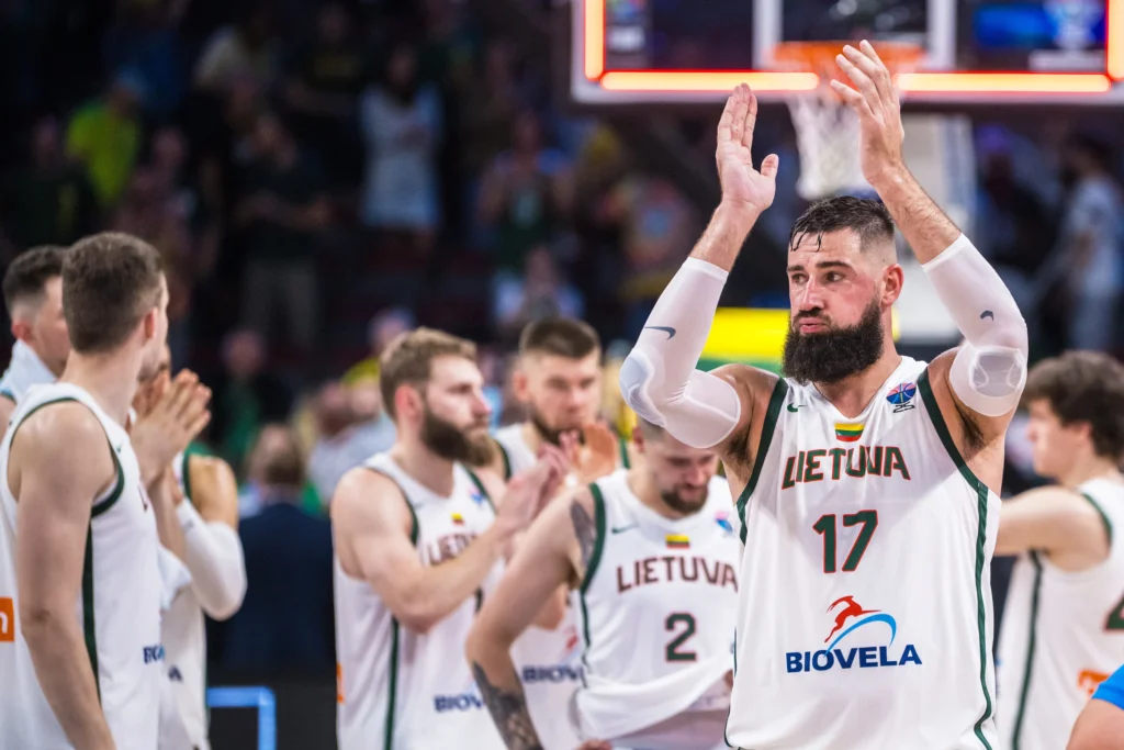 Τα σχόλια του Λιθουανικού Τύπου για τον Βαλαντσιούνας: «Δεν κατάφερε να σταματήσει τον Γιάννη»