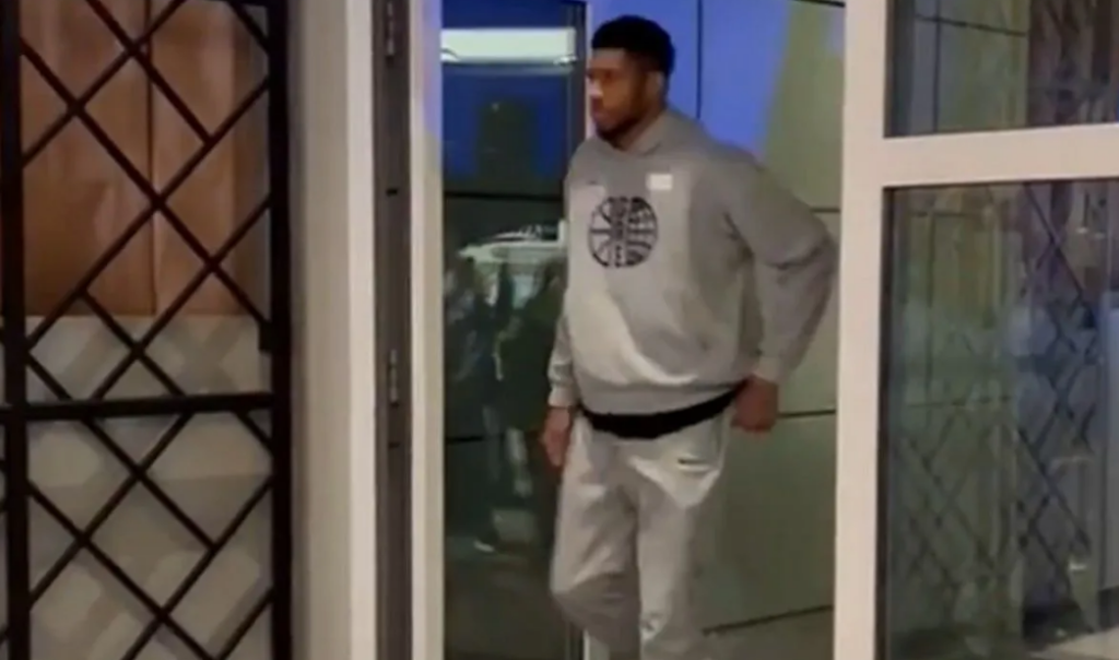 Εθνική Ελλάδας: Αποθέωση για τους διεθνείς στην επιστροφή τους στο ξενοδοχείο