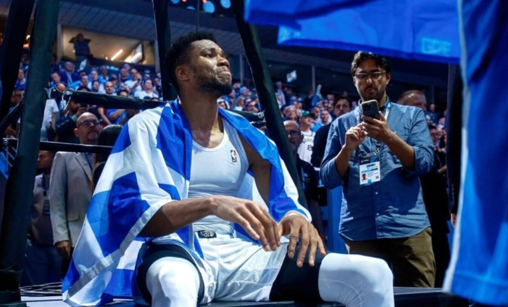 Μιλγουόκι Μπακς: Αποθέωσαν τον Γιάννη Αντετοκούνμπο