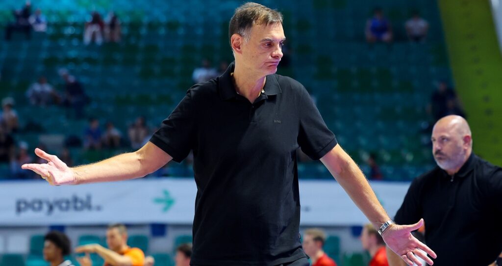 Ολυμπιακός: Αποβλήθηκαν Μπαρτζώκας και Βεζένκοβ στο φιλικό με την Παρί