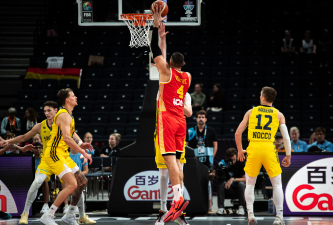 Σουηδία – Μαυροβούνιο 81-87: Στο «κόλπο» της πρόκρισης με σούπερ Βούκσεβιτς