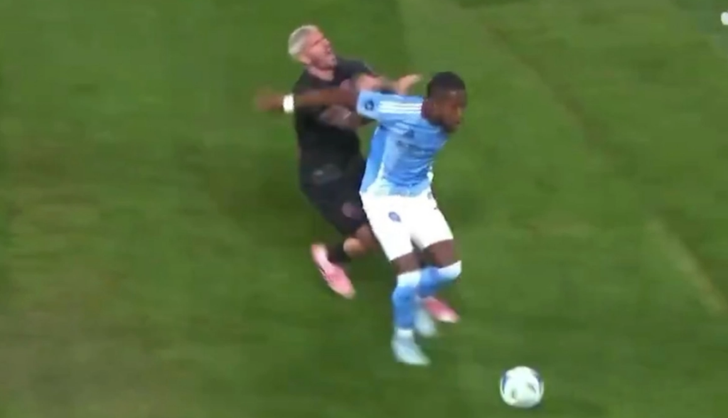 Ντε Πολ: Το απροκάλυπτο θέατρό του που επέσυρε ποινή από το MLS