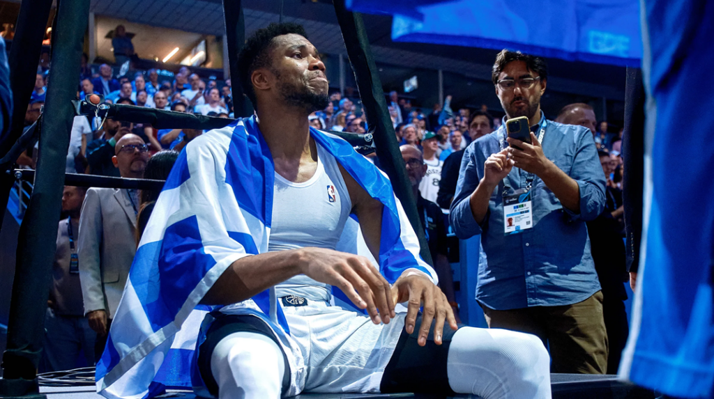 Γιάννης Αντετοκούνμπο: Η…οικογενειακή ανάρτηση υπό την «Αλήτικη Αγάπη» του ΛΕΞ