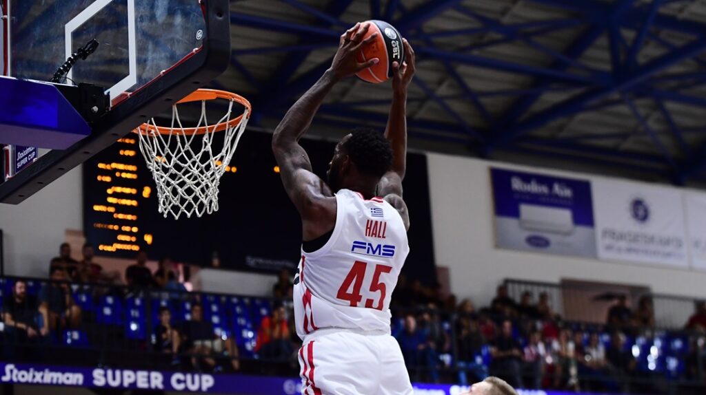 Χολ: «Αν ρωτάτε εμένα αν ο Ολυμπιακός χρειάζεται άλλον σέντερ, θα πω όχι»