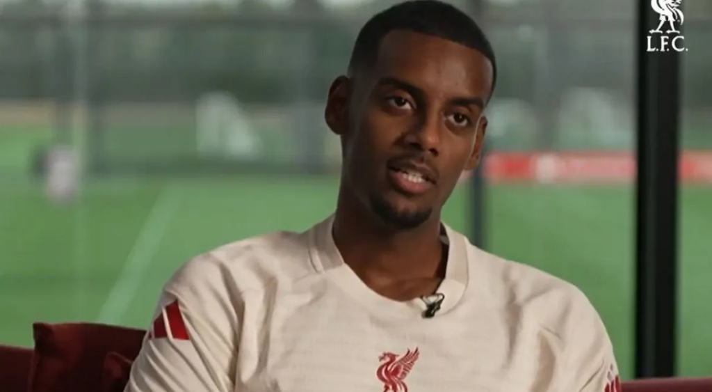 Ίσακ για Λίβερπουλ: «Τέλος οι δικαιολογίες, επέστρεψα και είμαι σίγουρος»