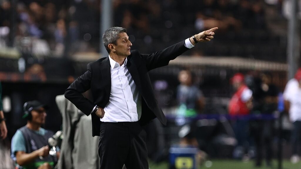 Λουτσέσκου: «Πρέπει να έχουμε ισορροπία για να μπορέσουμε να συνεχίσουμε με νίκες»