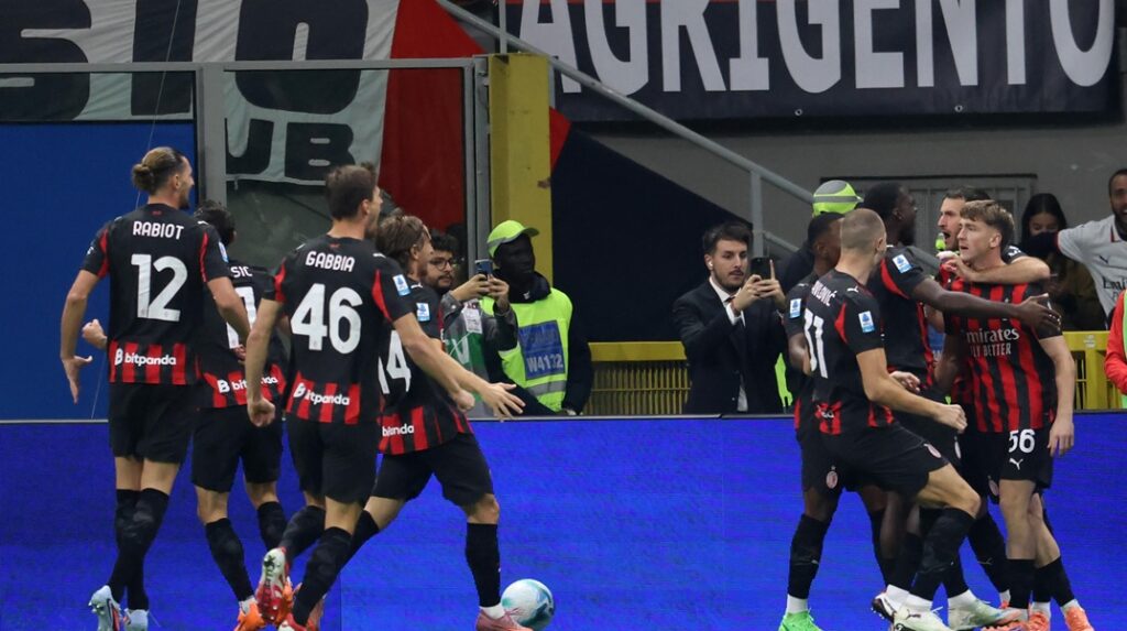 Έκοψε τον… βήχα της Νάπολι και έπιασε κορυφή η Μίλαν – Τριπλή ισοβαθμία στην κορυφή της Serie A