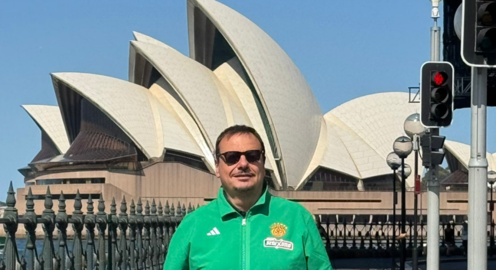 Παναθηναϊκός και Παρτίζαν έφτασαν στο Σίδνεϊ και φωτογραφήθηκαν μπροστά από την Όπερα