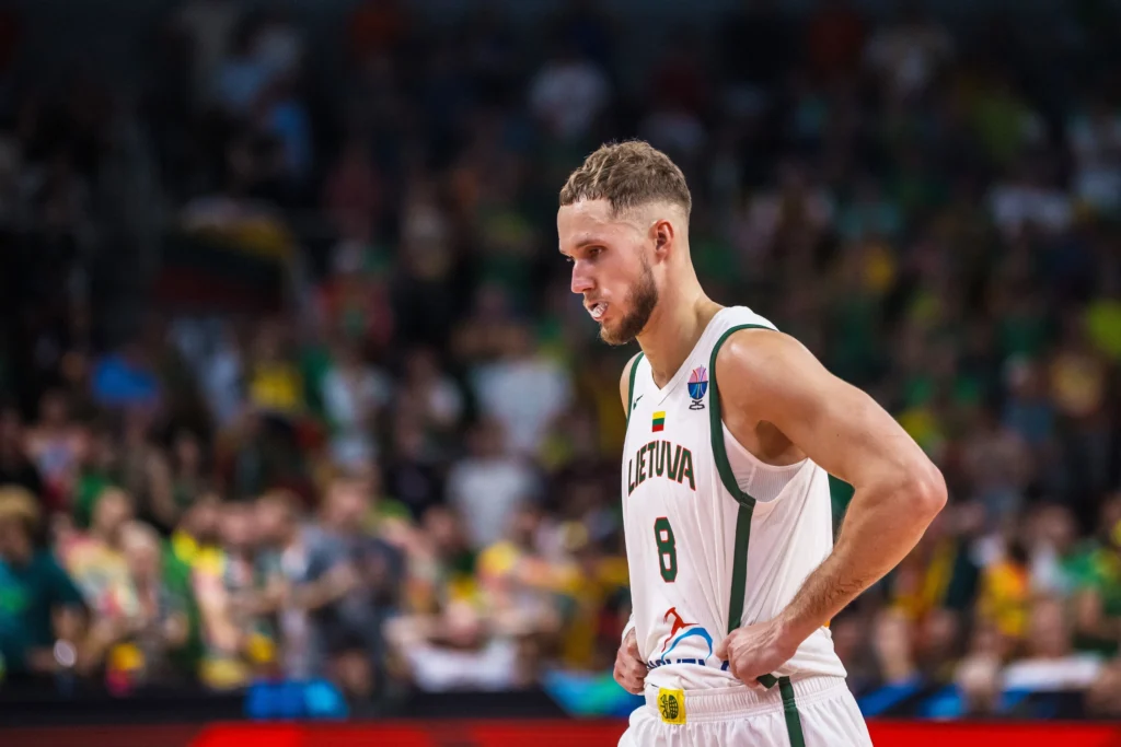 Σεντεκέρσκις: «Οι διαιτητές νταντεύουν τα αστέρια, λειτουργήσαμε καλά πάνω στον Γιάννη»