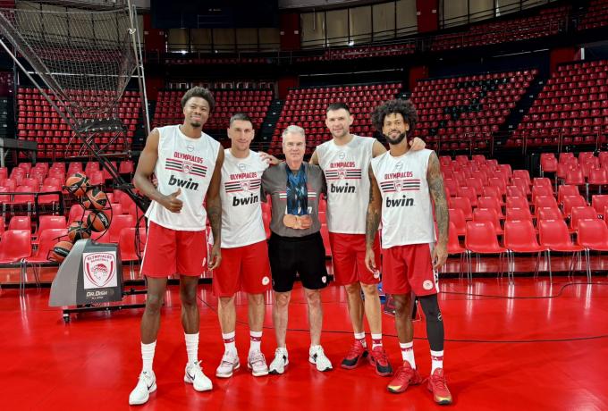 Ολυμπιακός: Επέστρεψαν με το μετάλλιο οι διεθνείς (pic)