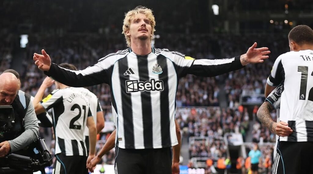 Ρουμενίγκε «καρφώνει» Νιούκαστλ για Βολτεμάντε: «Η Στουτγάρδη βρήκε τον… ηλίθιο και πλήρωσε»