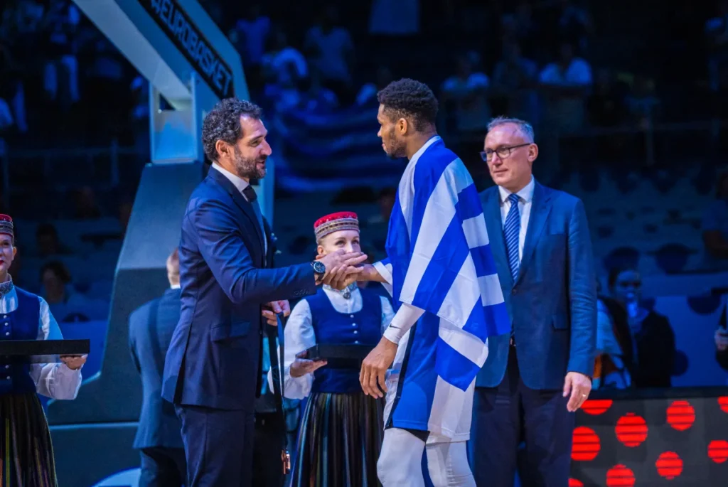 Αντετοκούνμπο: Double double ο «Greek Freak» στον σπουδαίο μικρό τελικό (vid)