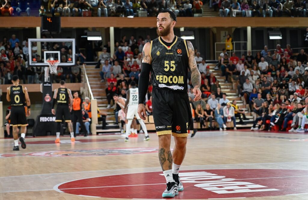 Τζέιμς: «Κερδίσαμε μια πολύ πραγματικά καλή ομάδα»