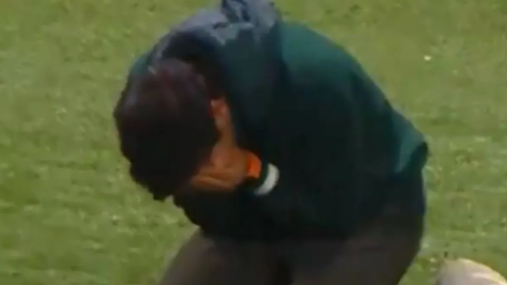 Αμπέλ Φερέιρα: Γονάτισε και έκλαψε στο χορτάρι μετά από το επικό comeback της Παλμέιρας