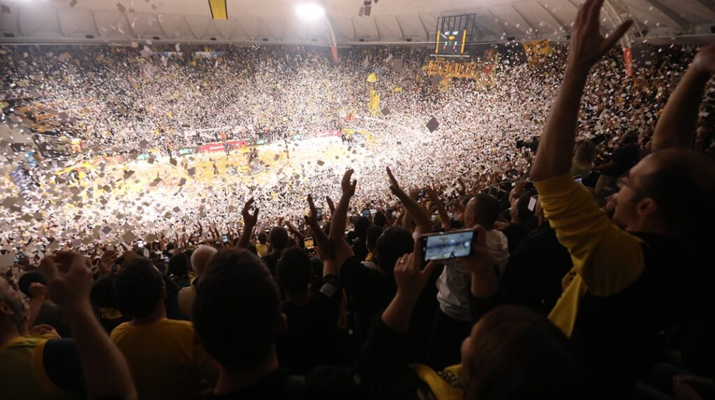 ΜΑΓΙΚΕΣ ΕΙΚΟΝΕΣ ΑΠΟ ΤΟ ΠΑΛΕ – Εκπληκτική ατμόσφαιρα στο Αλεξάνδρειο για το Άρης-Χάμπουργκ Τάουερς