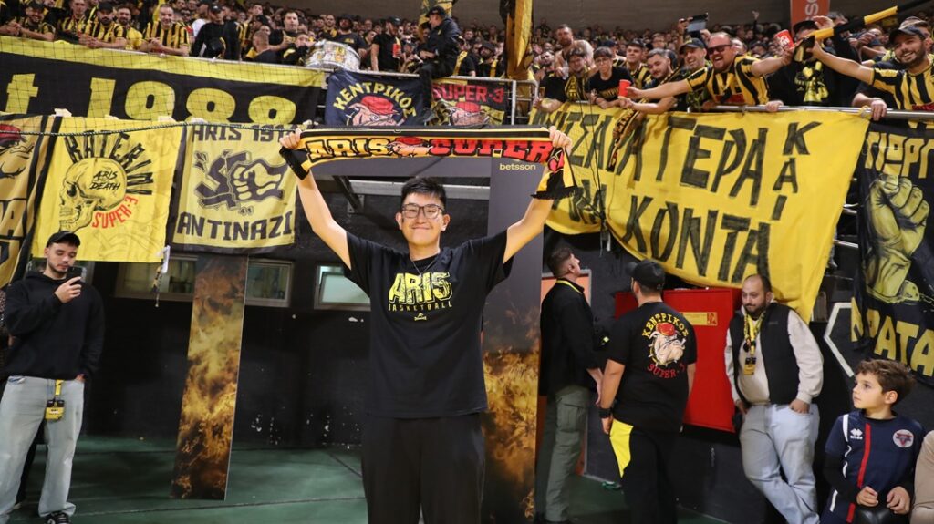 Τρελαμένος με τον Άρη ο Σιάο: Βάφτηκε στα κιτρινόμαυρα – Αποθέωση κατά την είσοδο στο Παλέ!