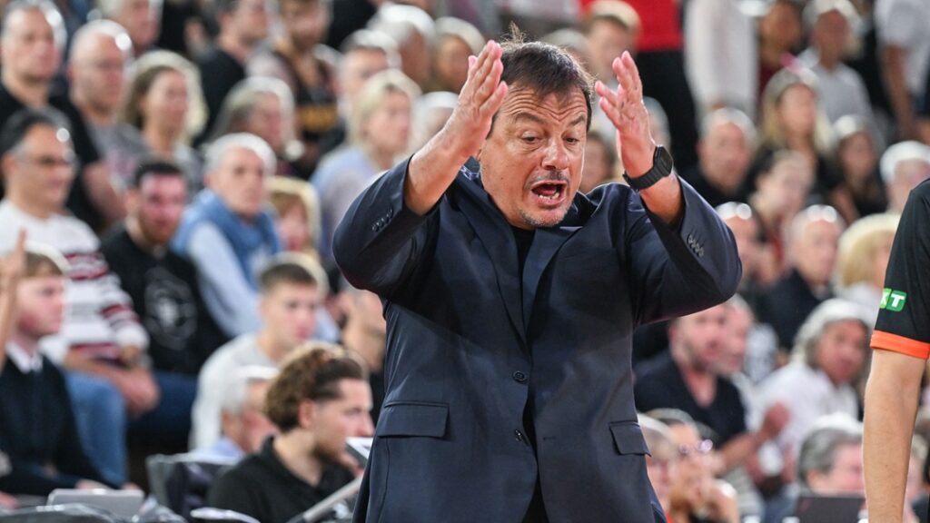 Αταμάν: «Θα δούμε για την απόκτηση σέντερ»