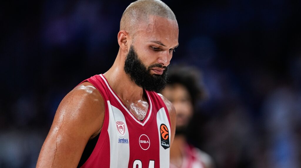 Φουρνιέ: «Τρέχει η Παρί, εμείς να παίξουμε αντίθετα»