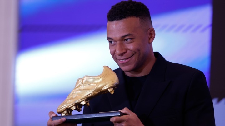 Εμπαπέ: Ο Γάλλος σούπερ σταρ παρέλαβε το Χρυσό Παπούτσι για τη σεζόν 2024-25 – «Ευχαριστώ τους συμπαίκτες μου»