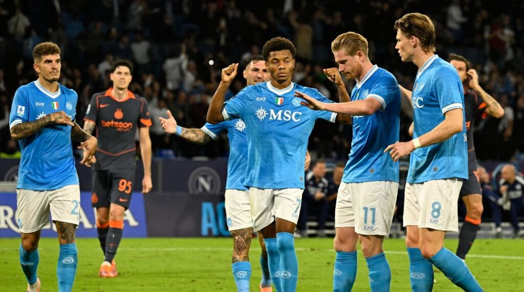 Η Νάπολι πήρε το ντέρμπι, 3-1 την Ίντερ – Φόβοι για σοβαρό τραυματισμό του Ντε Μπρόινε