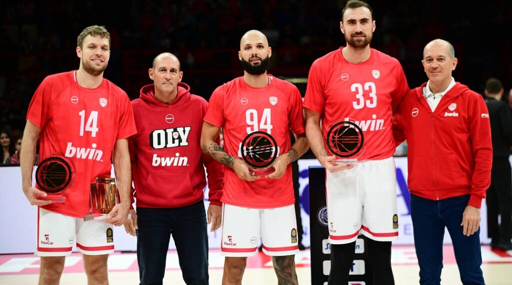 Ολυμπιακός: Βραβεύτηκαν οι Βεζένκοβ, Φουρνιέ και Μιλουτίνοβ
