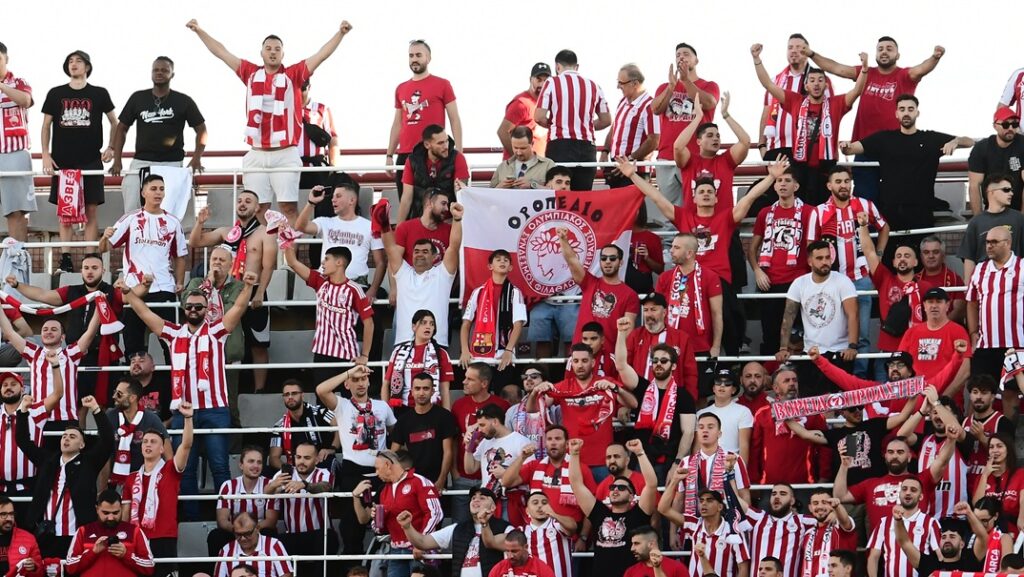 Αποθέωση Marca για τους φιλάθλους του Ολυμπιακού στο Μονζουίκ – «Ελληνική εισβολή στη Βαρκελώνη»