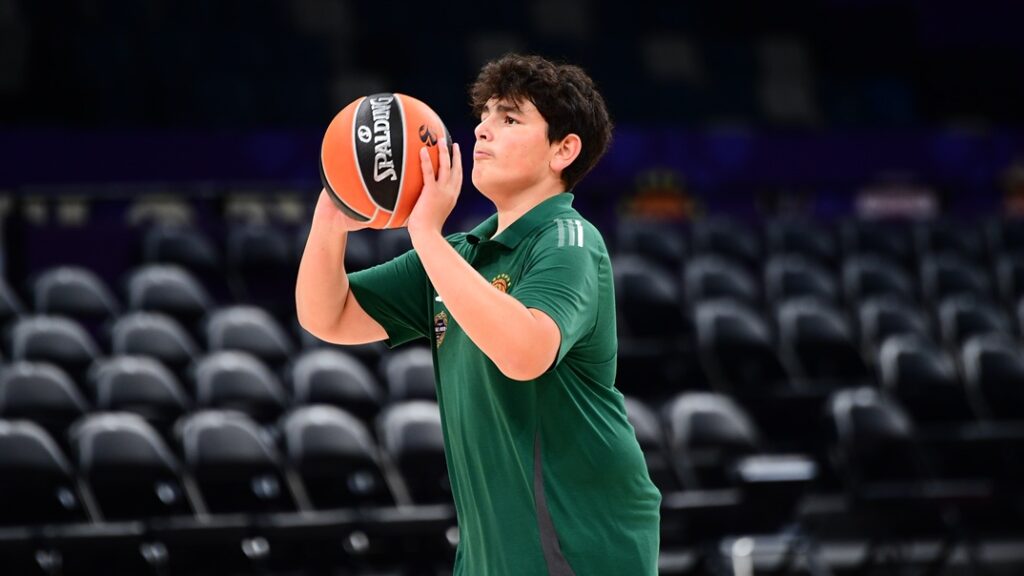 Επικό κάλεσμα του Σαρπ Αταμάν στον Λεμπρόν: «Η πραγματική ανακοίνωση είναι ότι θα παίξεις στον Παναθηναϊκό»