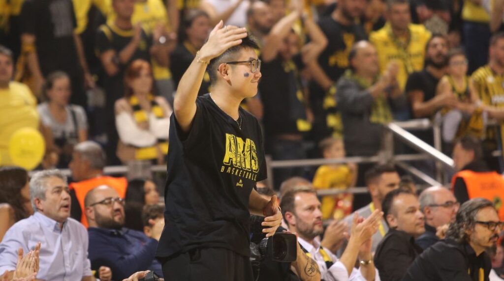 Άρης-ΠΑΟΚ: Παρών ο Ρίτσαρντ Σιάο, παίρνει ρυθμό από την «κιτρινόμαυρη» κερκίδα!