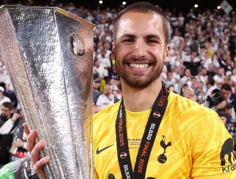 Τότεναμ: Πήρε το ευρωπαϊκό και αποσύρθηκε στα 26 του για να γίνει… φωτογράφος (pic)