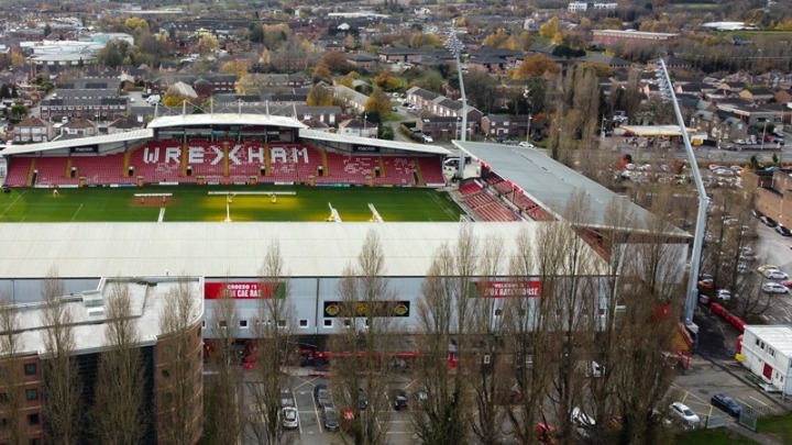 Ρέξαμ vs Κάρντιφ μετά 21 χρόνια, η «μάχη» Βορρά-Νότου στην Ουαλία!