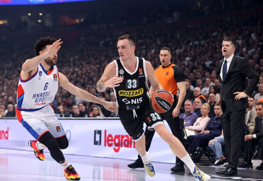 Άρης: Τα μεσάνυχτα αναμένεται στη Θεσσαλονίκη ο Ντανίλο Άντζουσιτς