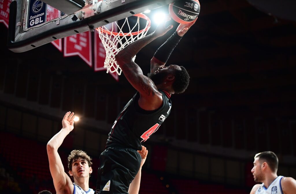 Ολυμπιακός-Ηρακλής 103-87: Με σβηστές τις μηχανές και Χολ, Βεζένκοβ σε υψηλές πτήσεις