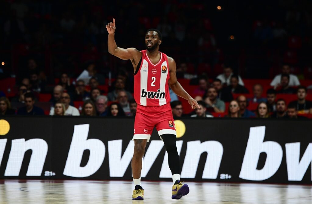 Έβανς: Μεταφέρθηκε εσπευσμένα στο Ιατρικό Ψυχικού για εξετάσεις