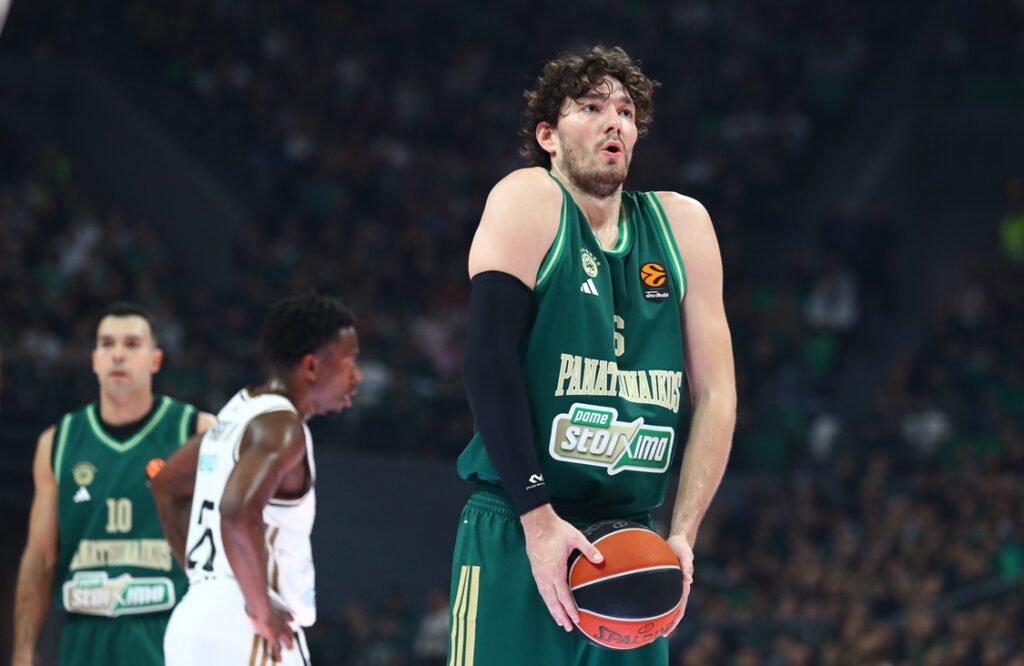 Συναγερμός στον Παναθηναϊκό: Ο Όσμαν τραυματίστηκε και αποχώρησε για τα αποδυτήρια