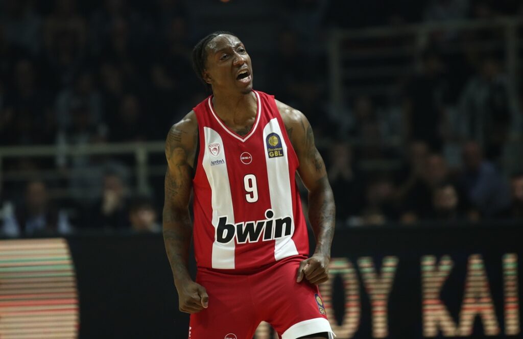 «Καυτός» Λι στην Πυλαία: 4/4 τρίποντα στο πρώτο μέρος της αναμέτρησης με τον ΠΑΟΚ