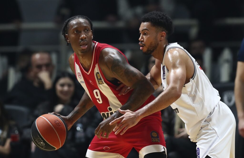 Λι μετά το career-high με Ολυμπιακό: «Τα έδωσα όλα, ο Θεός με καθοδηγεί»