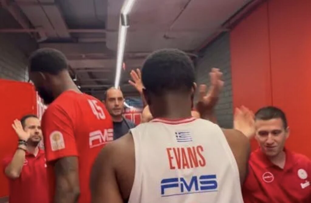 Ολυμπιακός: Το “οε, οε, οε Έβανς” του Φουρνιέ στα αποδυτήρια