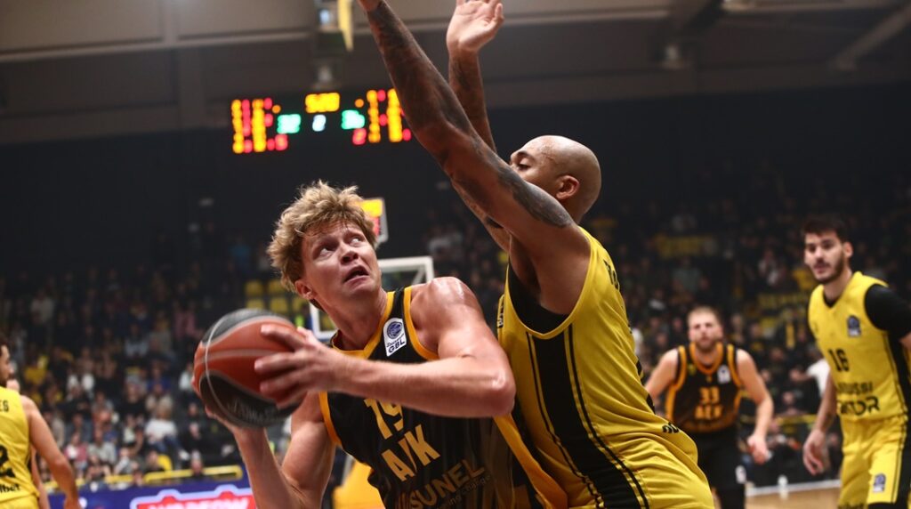 Μαρούσι-ΑΕΚ 82-103: Έτρεχε…με 100 με τριάδα «φωτιά»