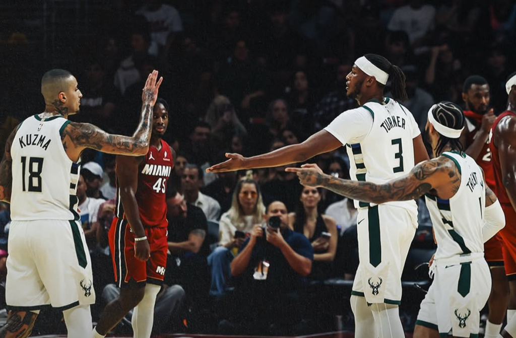 Μπακς: Έκτη σερί ήττα για τα «ελάφια», έχασαν και από τους Χιτ