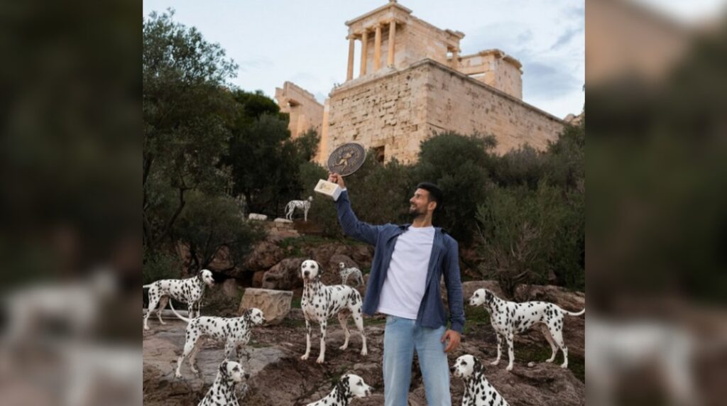 Νόβακ Τζόκοβιτς: Πανηγυρίζει τον 101ο τίτλο του στην Ακρόπολη με… σκυλιά Δαλματίας
