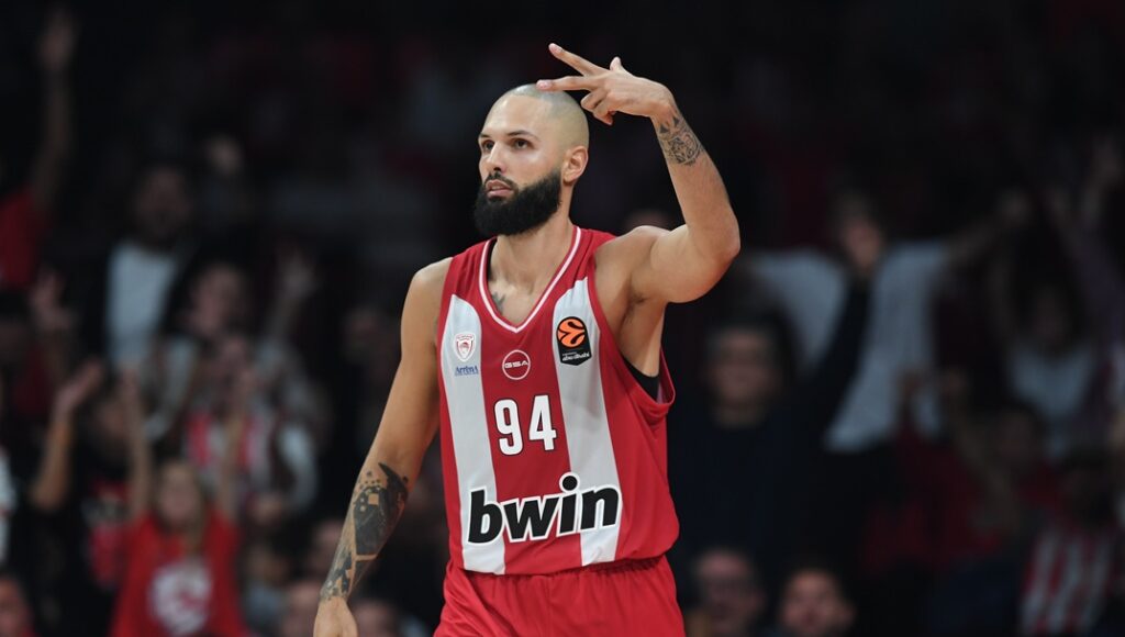 Ολυμπιακός-Παρί 98-86: «Ερυθρόλευκο»…κουμάντο με μπροστάρη τον Φουρνιέ